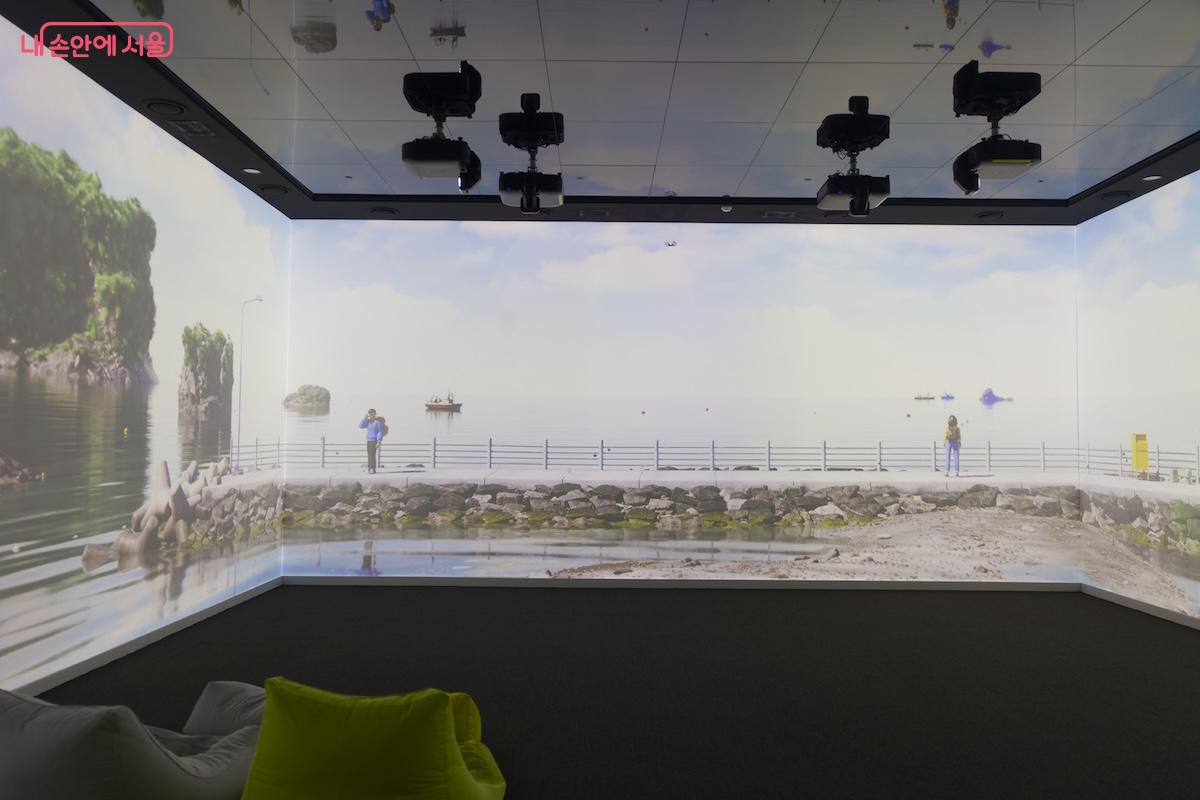 남녀간의 사랑의 설렘이 전해지는 듯하다. &copy;임중빈