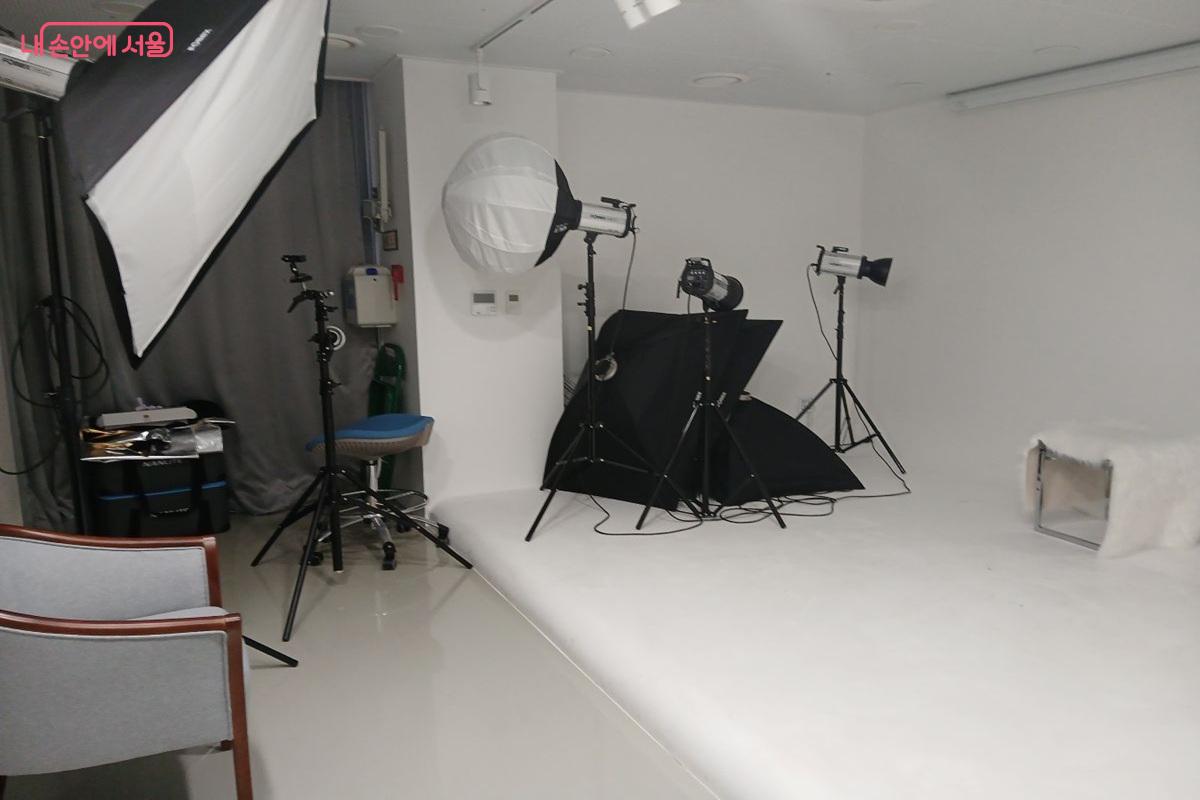 전문 촬영 공간인 촬영 스튜디오 ©최은영
