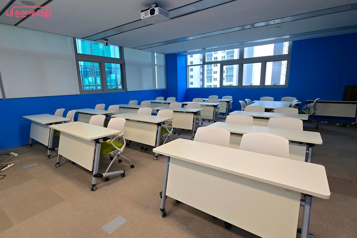 공무원 대상 생성형 AI 교육 등이 진행되는 'AI 강의실' ©김윤경