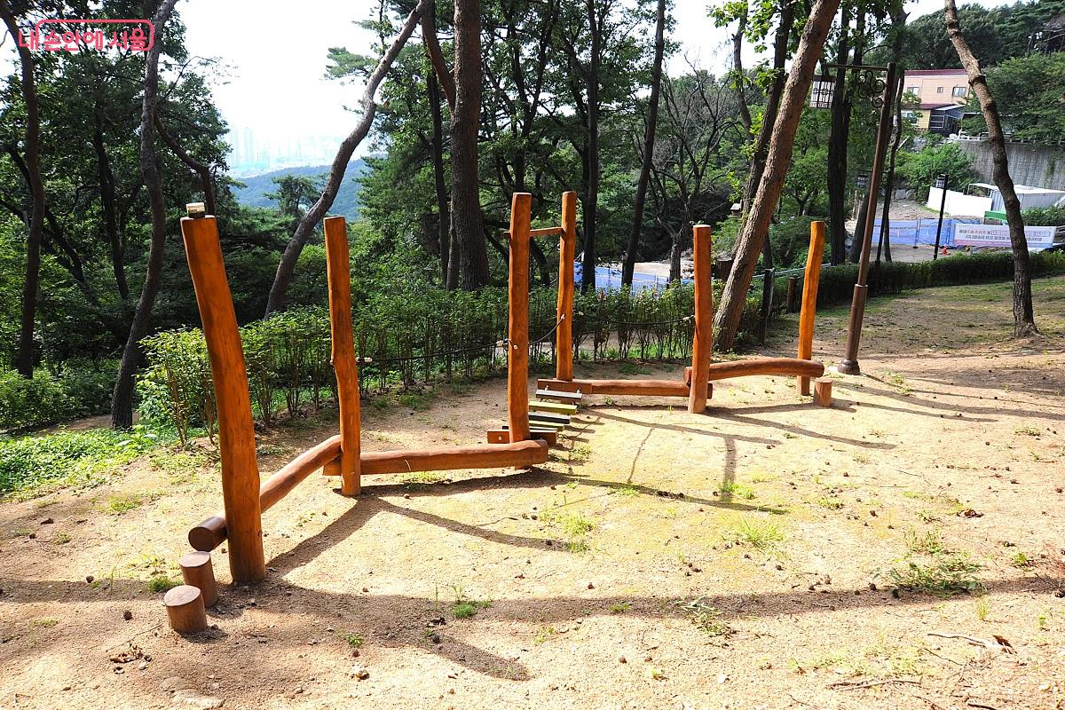 호압사 산림여가공간 중 &lsquo;어린이 숲 체험 공간&rsquo; &copy;조수봉