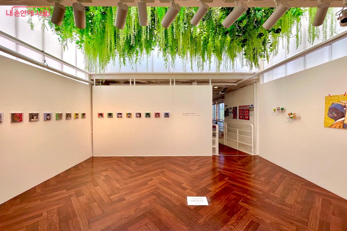 지상 2층 252.8㎡ 규모로 이뤄져 있다. &copy;이종빈