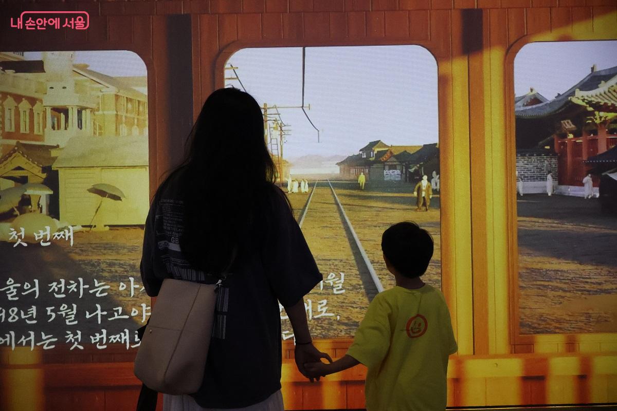 19세기 중반부터 서울에 불기 시작한 변화의 새 바람을 살펴보는 상설전시 2존 ©이봉덕