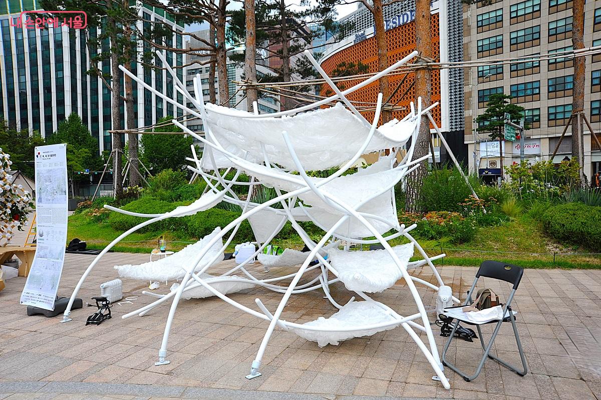 서울과기대, ‘똑, 똑, 똑 빗물정류장’은 트리콤의 특징을 모방하여 설계되었다. ©조수봉