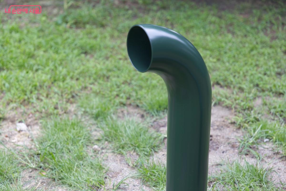 8명 목소리는 8개 관을 타고 대지에서 지상으로 나온다. ©임중빈