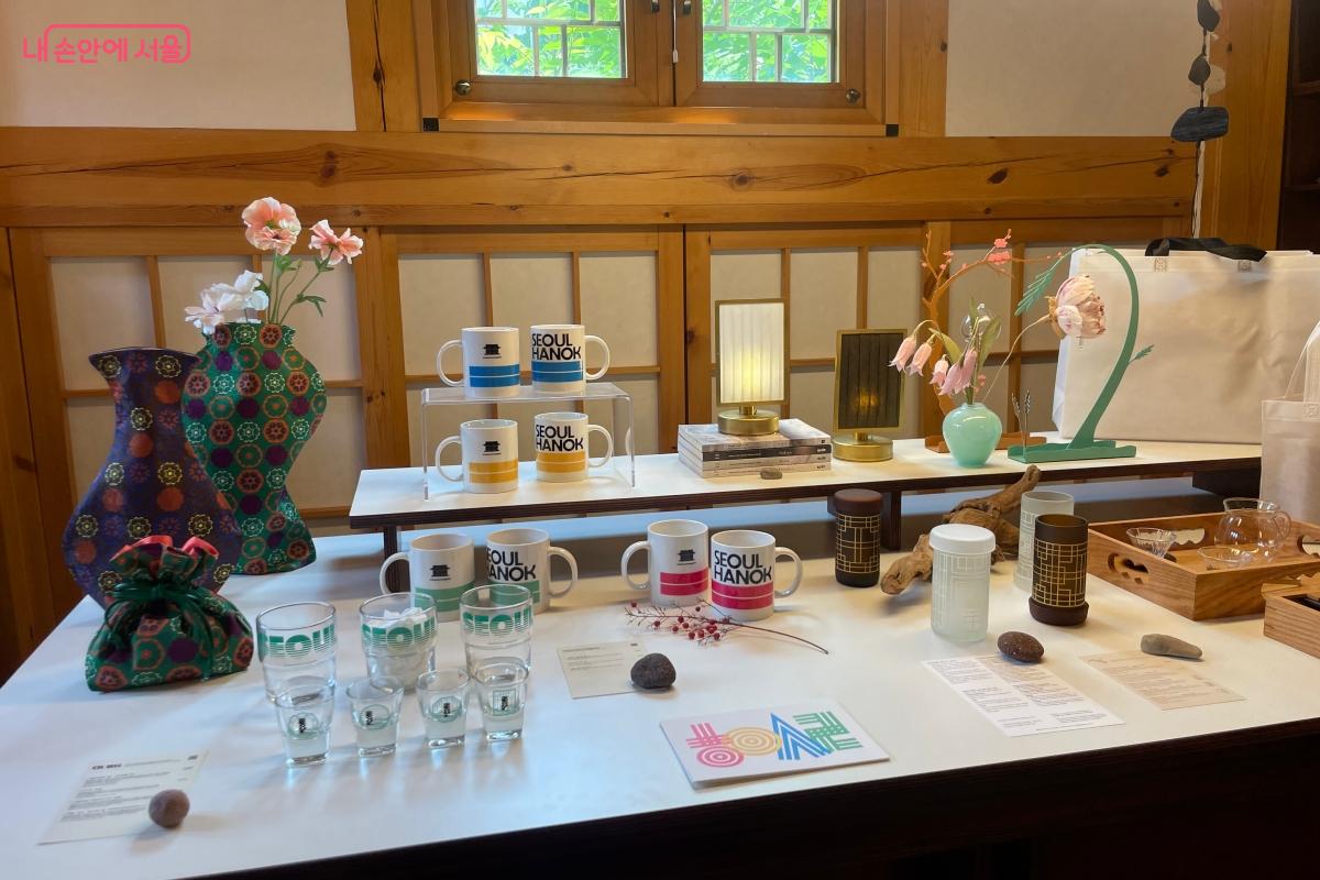 서울 한옥 브랜드 공예 상품 시리즈 제품도 판매된다. ©정우제 