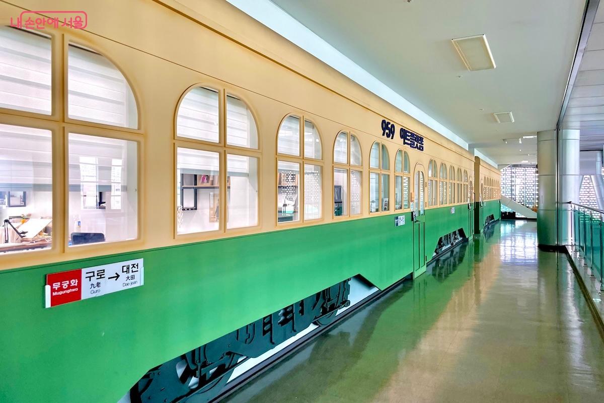 3층에 자리한 청년 예술가들의 작업실 &copy;이종빈