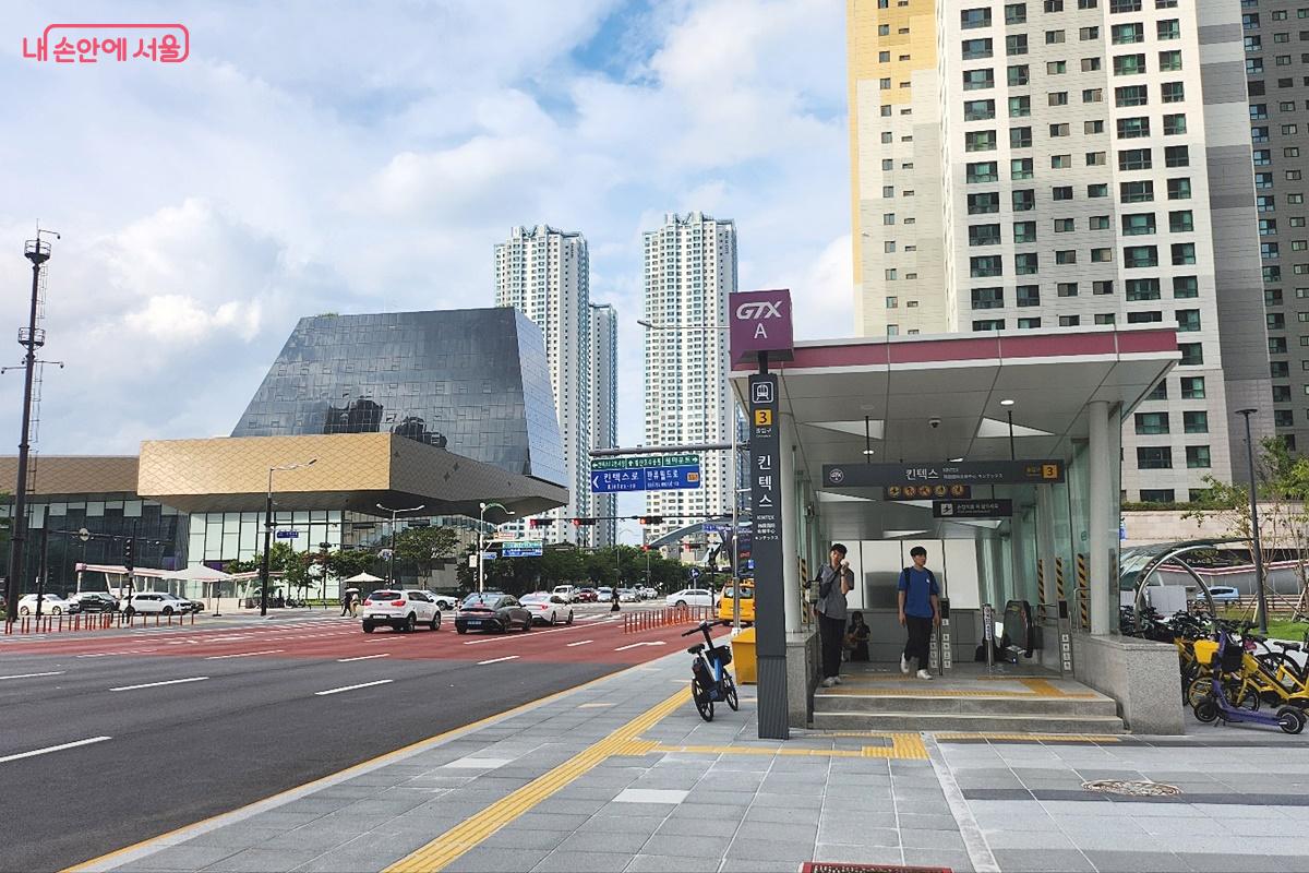 편하게 도착한 킨텍스. GTX 덕분에 지치지 않고 장거리를 편히 이동했다. ©박은영