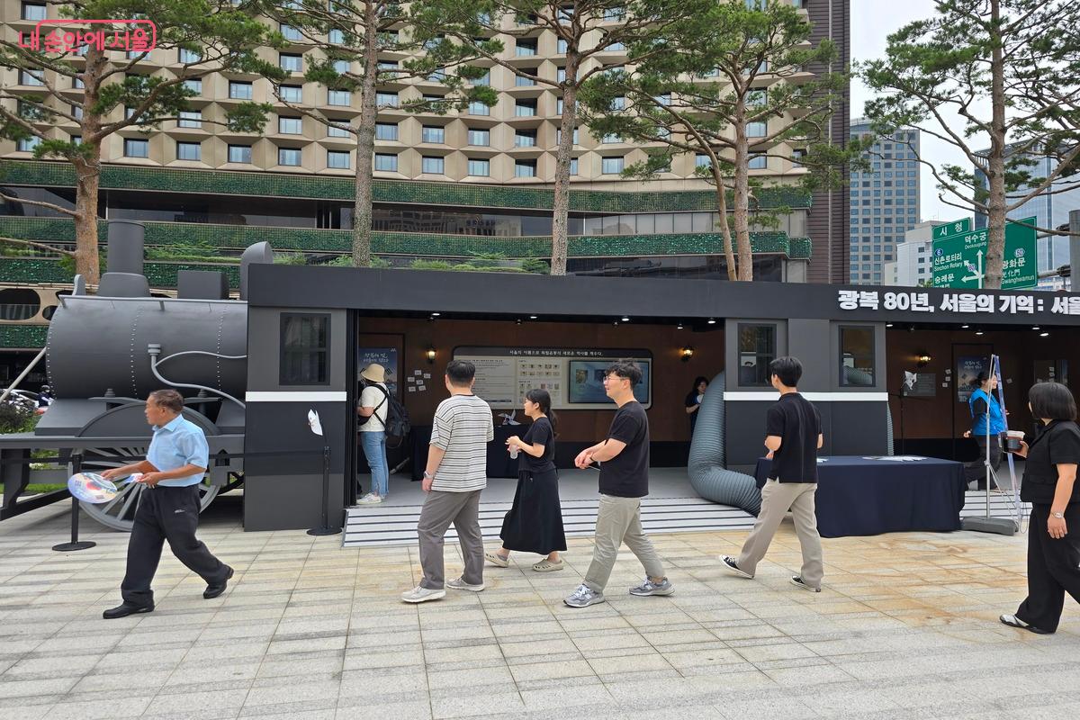 ‘경성에서 서울로’라는 해방의 시대를 달리는 열차인 해방자호가 눈길을 사로잡는다. ©김은주