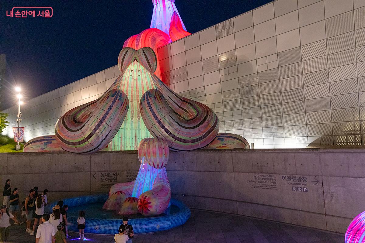 ‘Pool Teacher’는 아이들에게 인기가 높았다. ©문청야