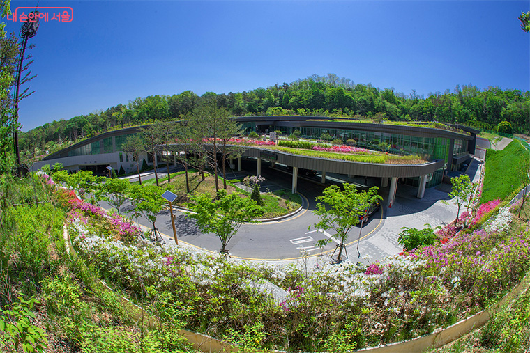 서울시는 ‘서울추모공원’ 화장로를 추가 증설하고 8월 18일부터 본격적인 가동에 들어간다.