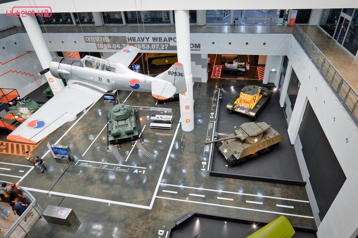 지난해 리뉴얼 작업으로 전시 재배치를 한 대형 무기실 &copy;김혜민