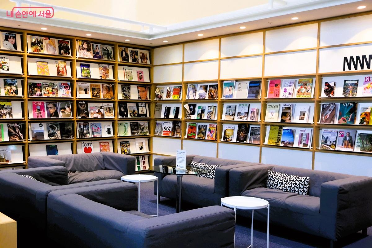 DDP에 오면 꼭 들리는 디자인랩 3층에 자리한 DDP, '매거진 라이브러리' ©이봉덕
