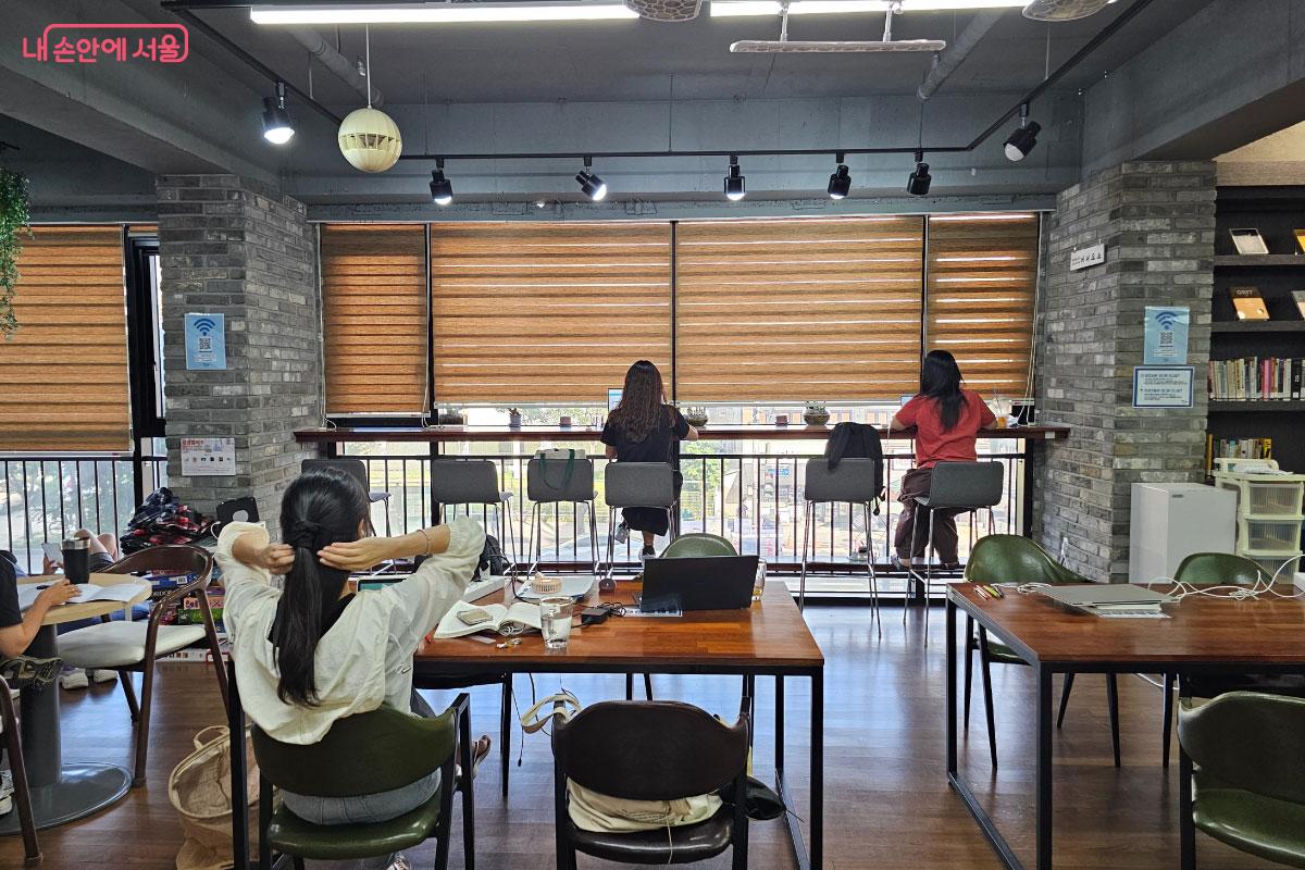 서울청년센터 광진을 이용 중인 청년들 ©홍혜수