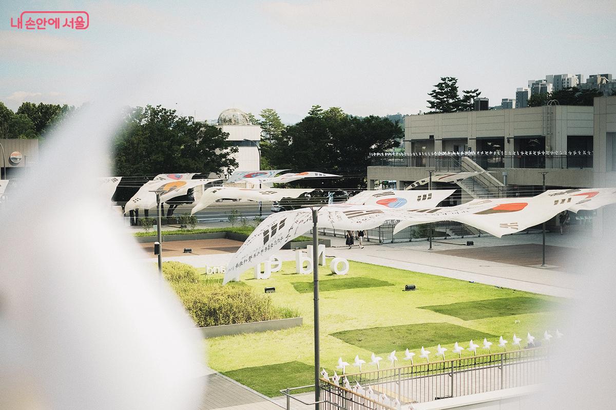 노들서가 루프탑에서 바라본 노들스퀘어 전경 ©김아름