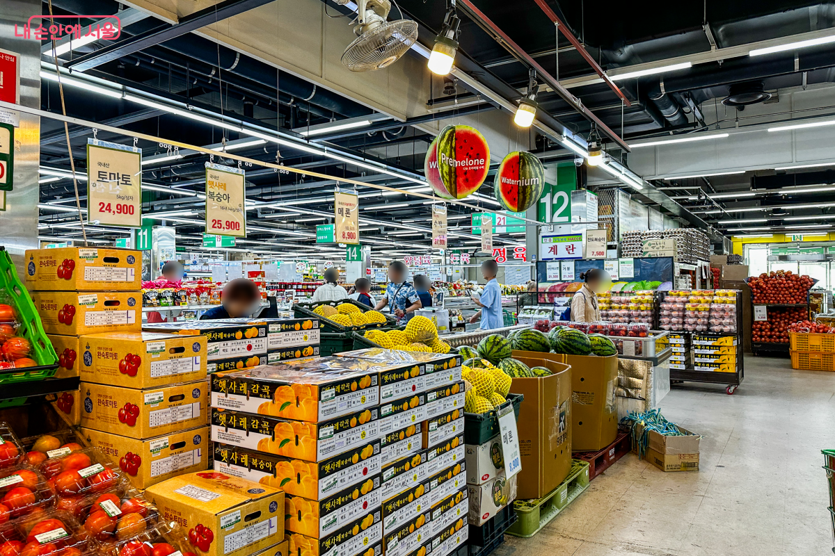 다양한 품목을 취급하는 가락시장 &copy;최준혁