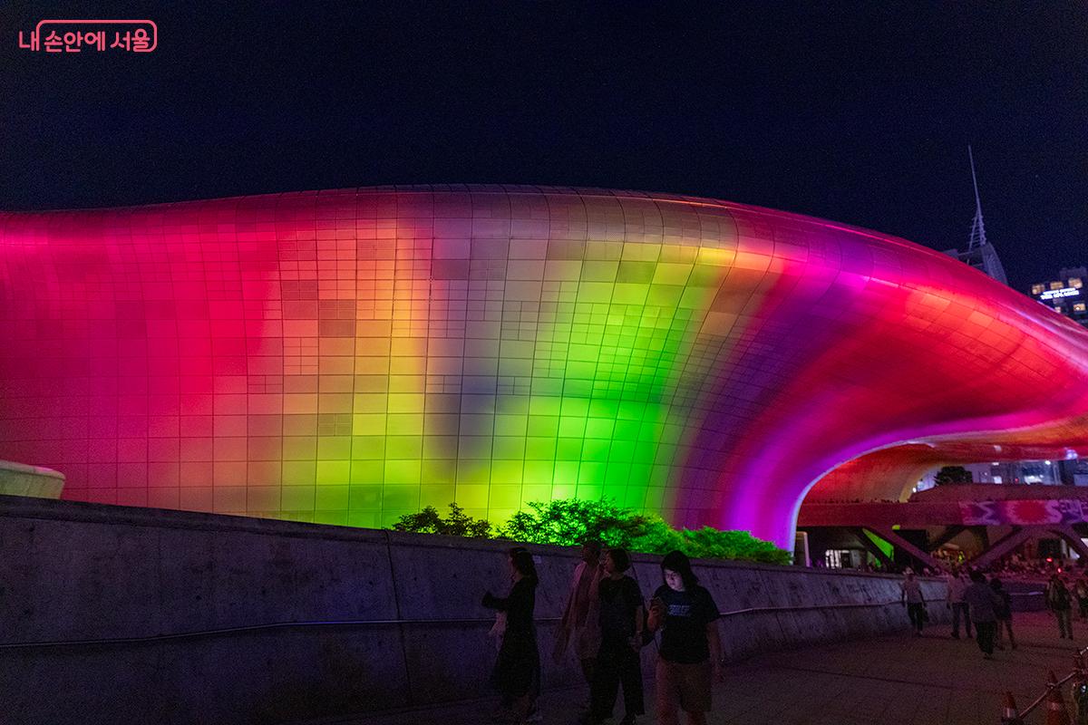 로랑 그라소의 작품 ‘Solar Wind’ ©문청야