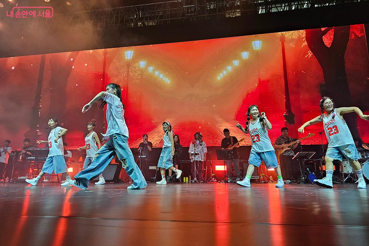 참가자들이 함께 만들어낸 따뜻한 에너지와 공동체 의식은 이번 축제를 더욱 빛나게 했다. &copy;이혜숙