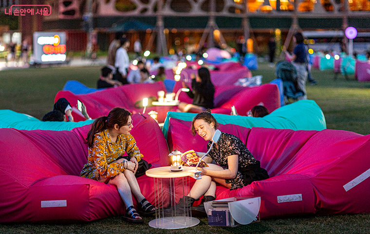 책읽는 서울광장