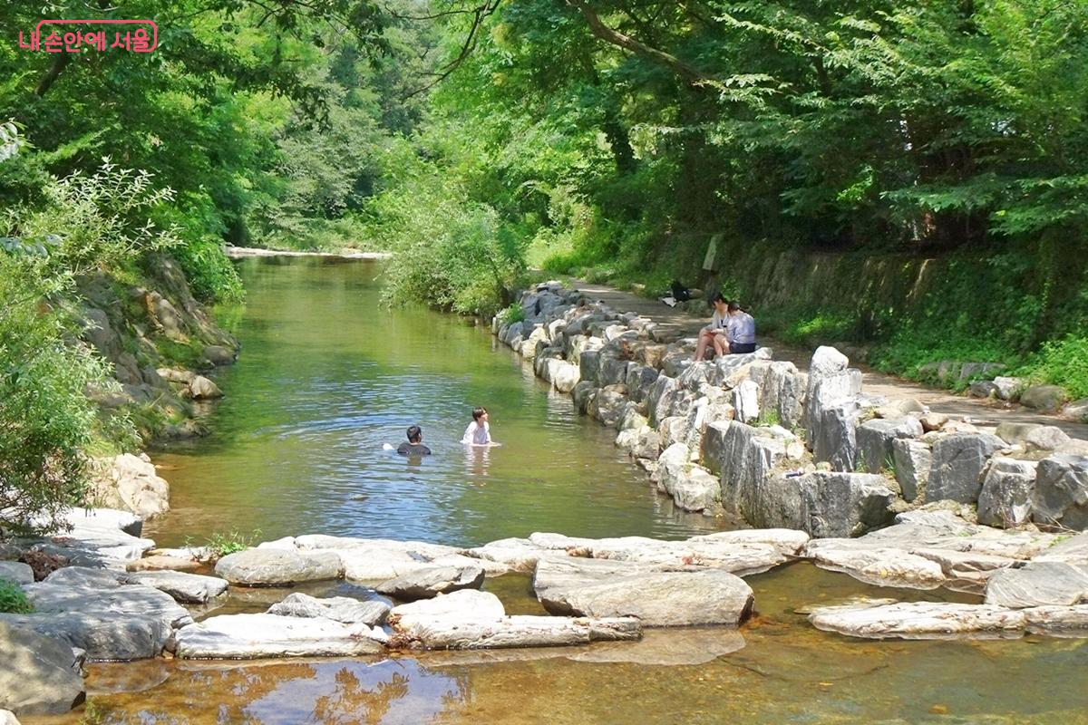 다채로운 계곡을 만나는 '관악산 계곡 나들길' &copy;김종성