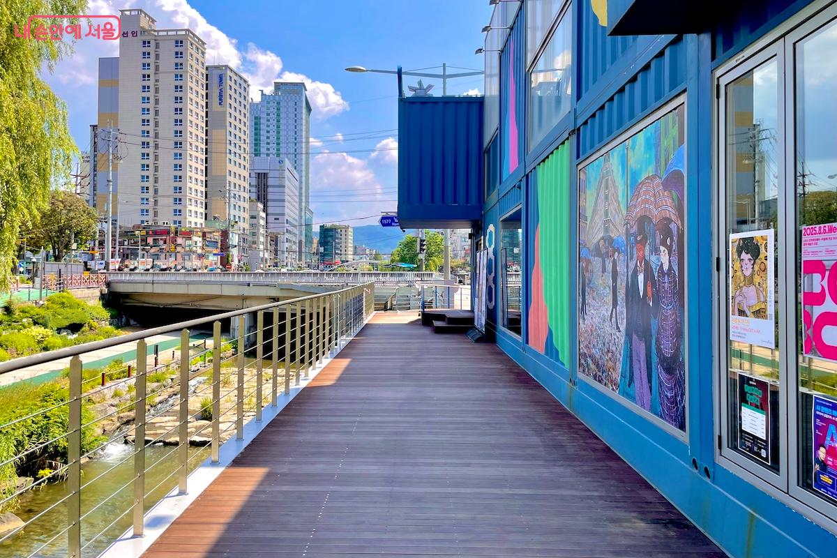 주민 중심 복합 문화 공간인 &lsquo;관천로 문화플랫폼 S1472&rsquo; &copy;이종빈