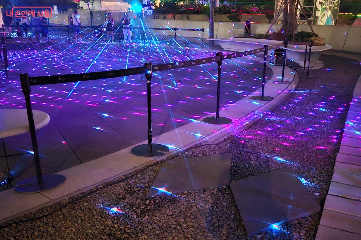 밤하늘을 수놓는 레이저 연출 'Rhythm in Fog' &copy;김현진