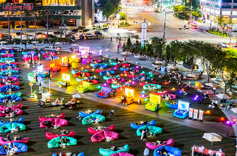 서울야외도서관이 혹서기 휴장을 마치고 9월 5일부터 11월 2일까지 하반기 운영에 나선다.
