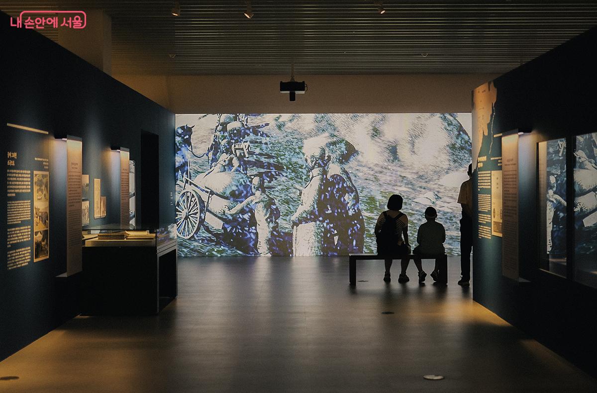 서울·안동 교류 특별전 <국무령 이상룡과 임청각> 전시실 전경 ©김아름