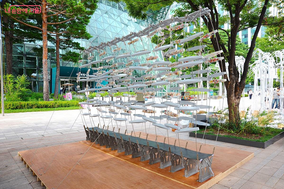 제주대, ‘조개를 쪼개’는 자연과 도시가 교차하는 지점에서 발생하는 환경문제를 표현했다. ©조수봉