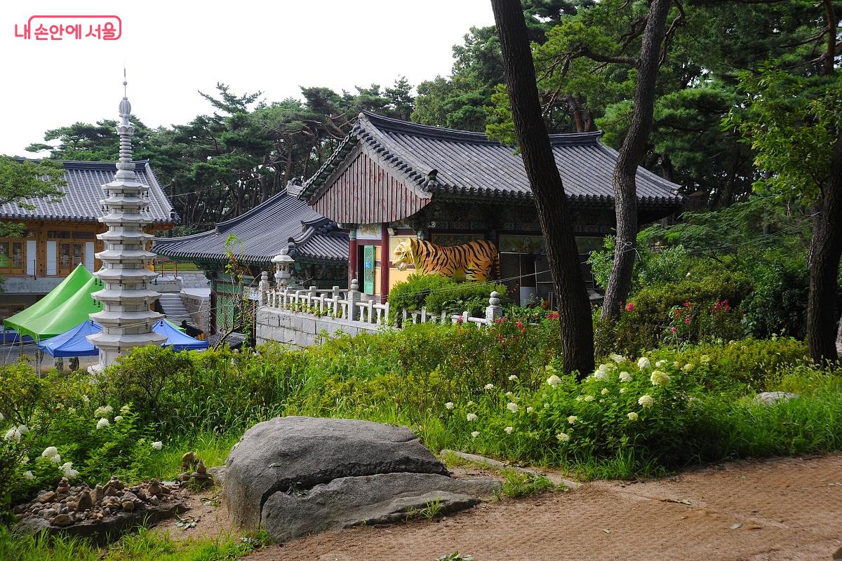 호압사 산림여가공간 중 &lsquo;초화 정원&rsquo; &copy;조수봉