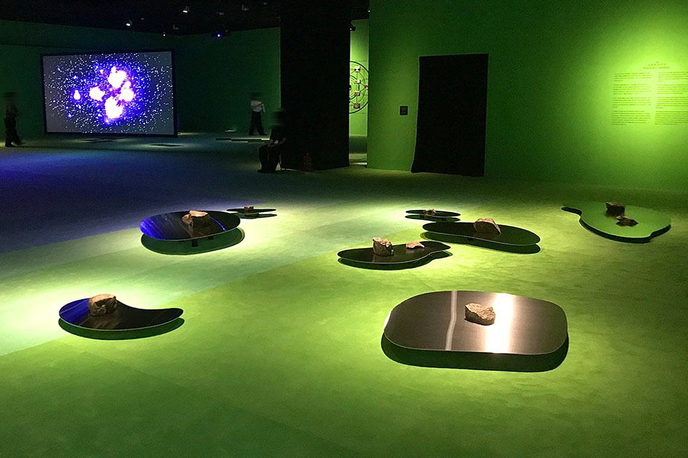 늦더위 물리치는 오싹한 전시? '서울미디어시티비엔날레'서 만나요!