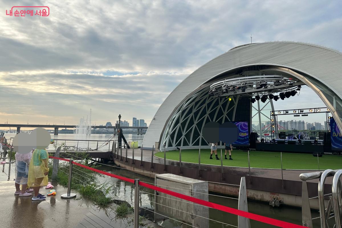 댄스팀 공연도 열렸다. &copy;강다영