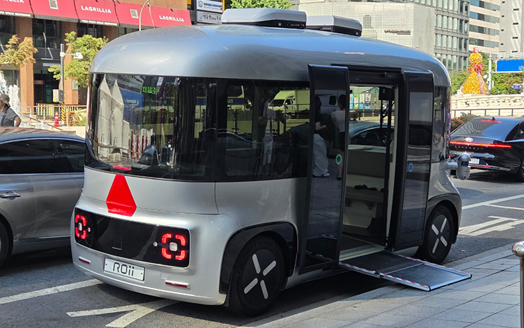 국내 첫 '운전석 없는 자율주행셔틀' 청계천 누빈다