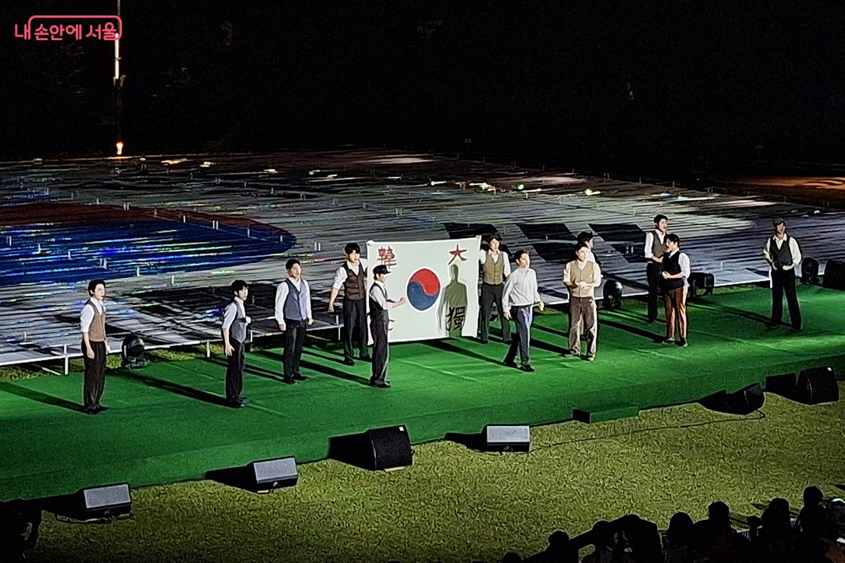 서경대학교 뮤지컬전공 학부 학생들의 열연이 빛났던 <영웅> &copy;백승훈