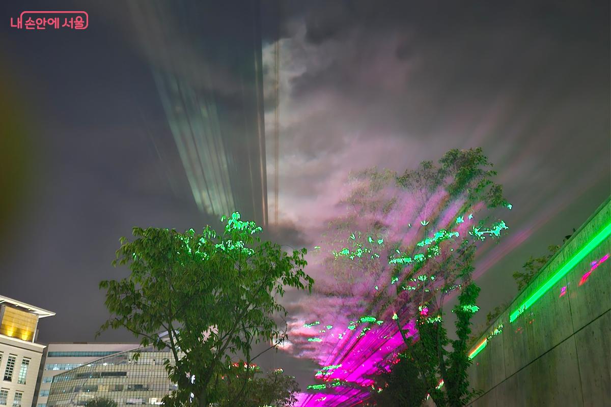 포그(안개)와 어우러진 레이저 'Beam Trace' &copy;김현진