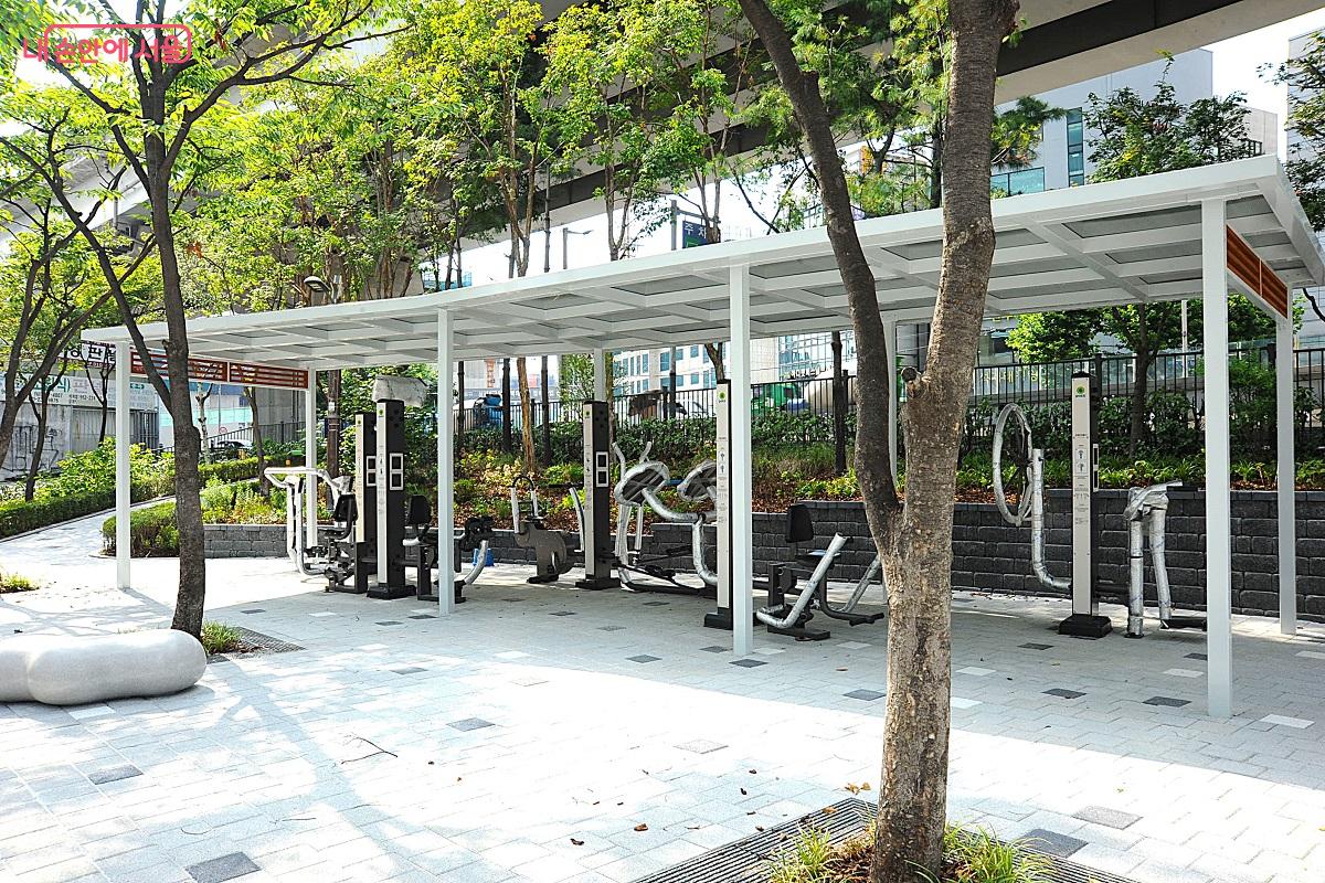 ‘샛별상상 어린이공원’에 체육 시설도 설치됐다. ⓒ조수봉