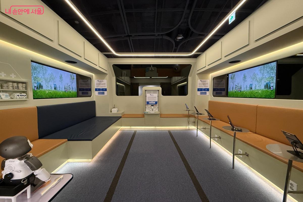 미래에서 온 구급차의 모습 ©이미현