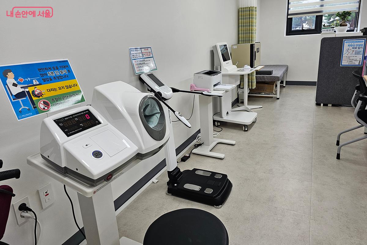 3층 건강증진실은 체계적인 건강 관리와 측정을 위한 전문 공간이다. ©이혜숙