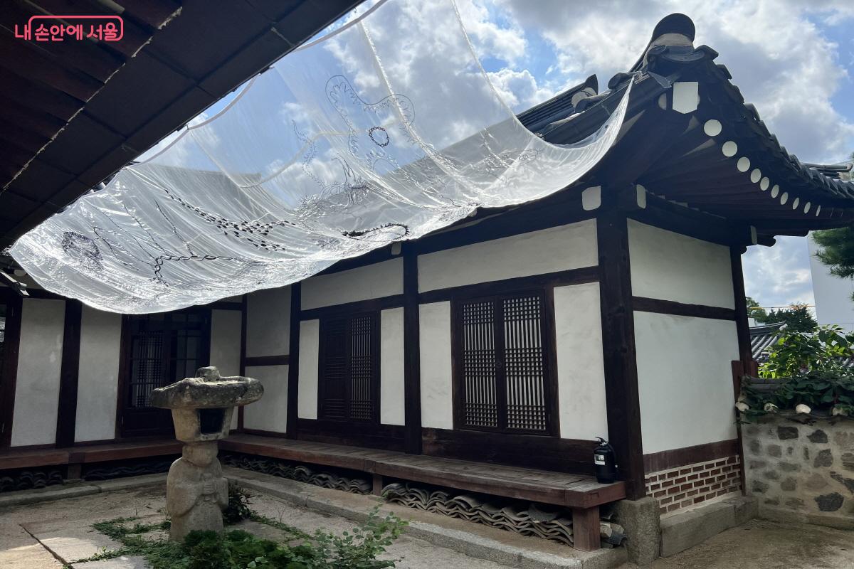 전통의 미와 현대 예술의 조화가 멋져 친구나 가족과 나들이 삼아 가기에도 좋다. ©박지영