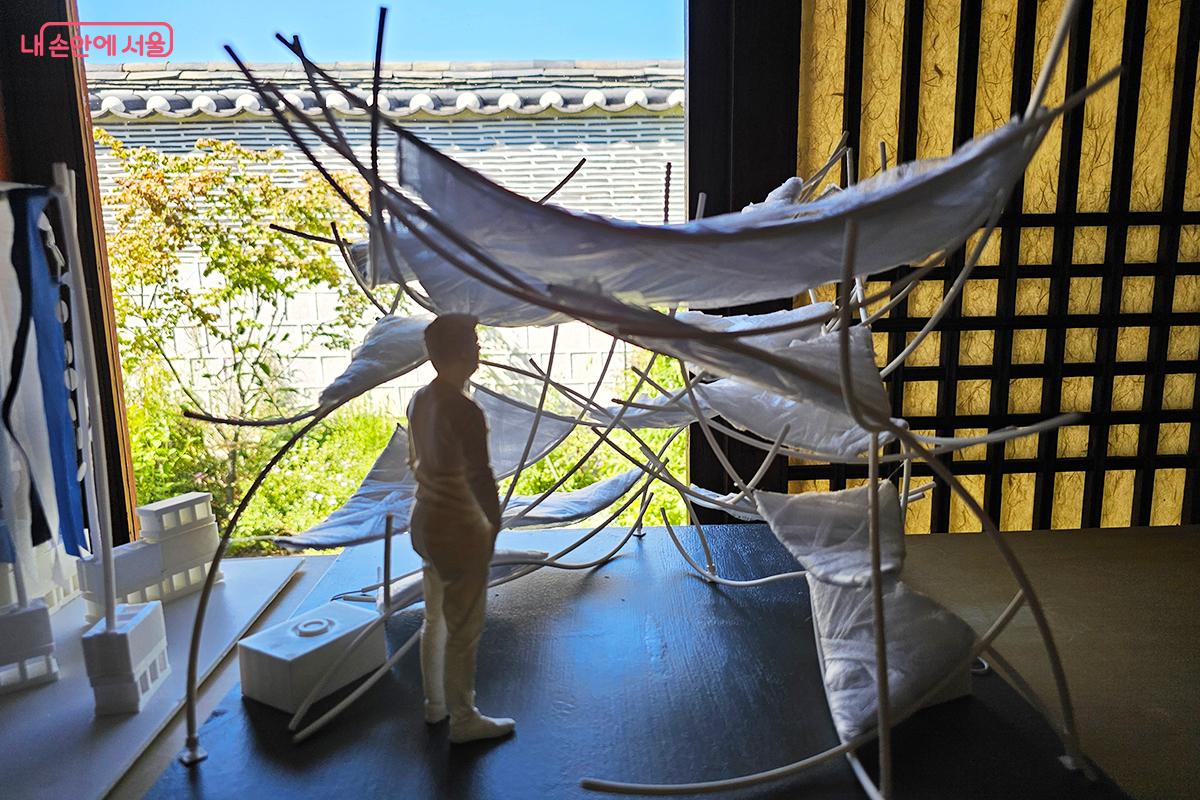 빗물의 소리를 모티브로 한 서울과기대 ‘똑, 똑, 똑 빗물정류장’ ©백승훈