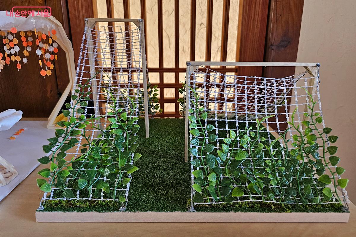 시간과 공간을 아우르는 조화로운 조형미를 선보이는 한국전통문화대 ‘잇다’ ©백승훈