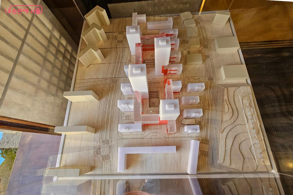 입체적 리듬과 열린 공간으로 도시와 자연을 연결하며 공동주택의 미래를 그린다. ©백승훈