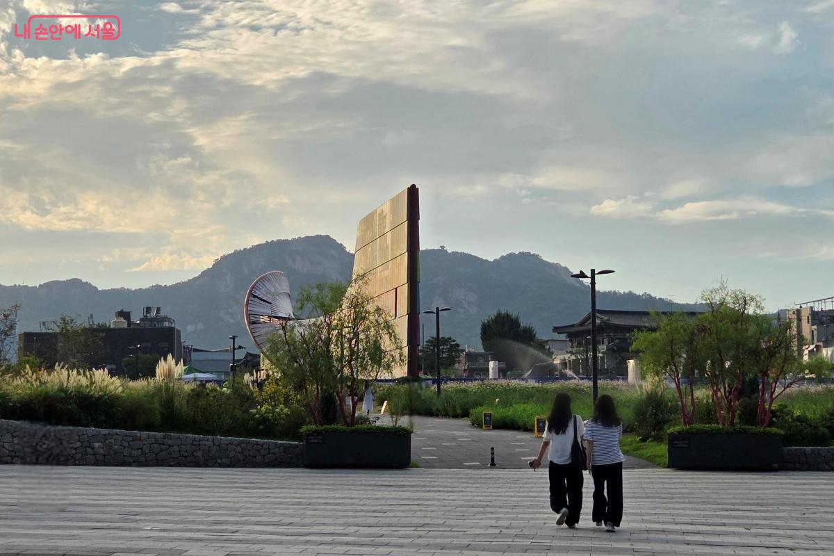 해 질 무렵, 열린송현녹지광장을 방문했다. ©김미선