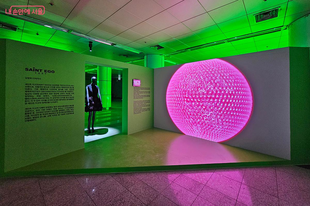 김영후 디자이너의 남성복을 기반으로 한 유니섹스 브랜드, 세인트이고 ©이혜숙