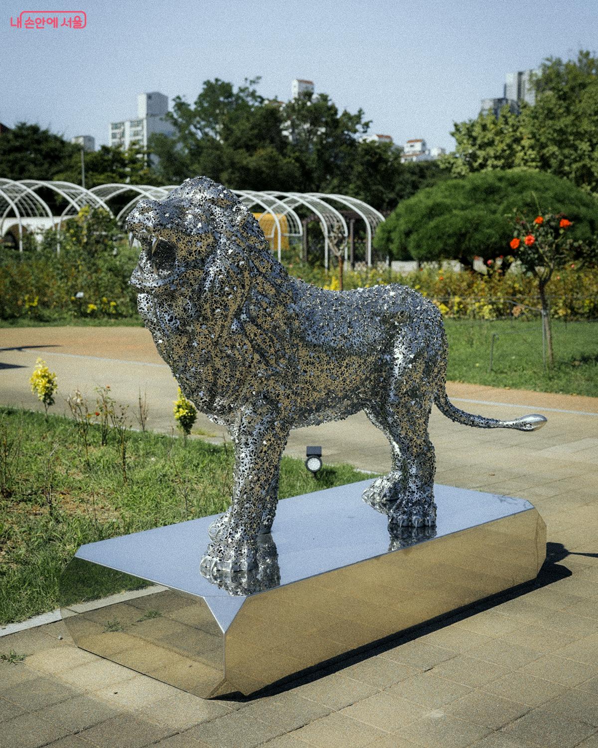 김인태 작가의 <몽타주-사자> ©김아름