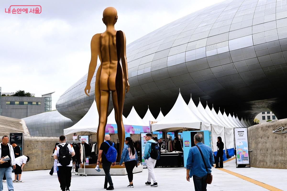 9월 19일~21일 사흘간 동대문디자인플라자(DDP)에서 '2025 서울패션페스타' 행사가 열렸다. ©이봉덕