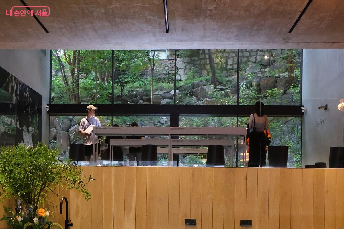 9월 9일 개막식이 열린, 올해 서울시 건축상 최우수상에 오른 ‘푸투라서울(종로구 가회동)’을 직접 방문했다. ©이봉덕