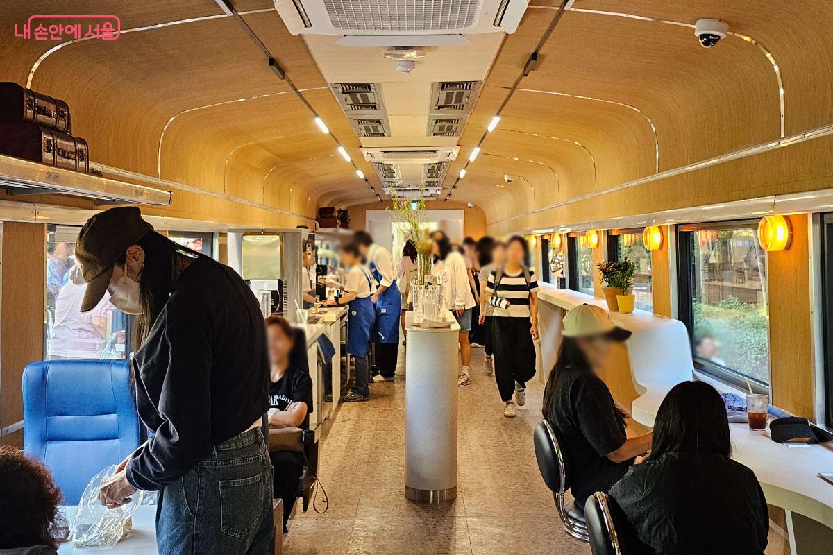 다른 곳에서 보기 힘든 분위기의 내부 ©홍혜수  