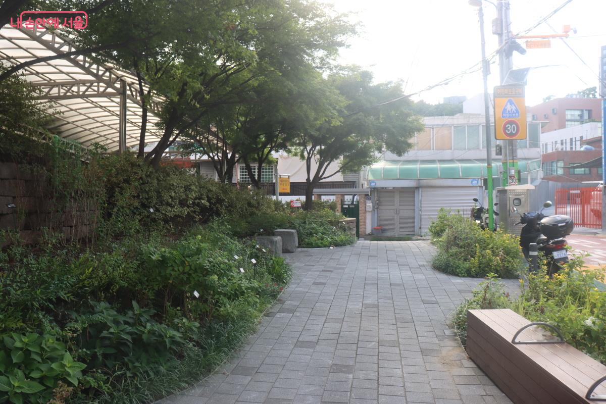 성동구 금호동 금호초등학교 인근 재정비 사례를 볼 수 있다. ©조송연