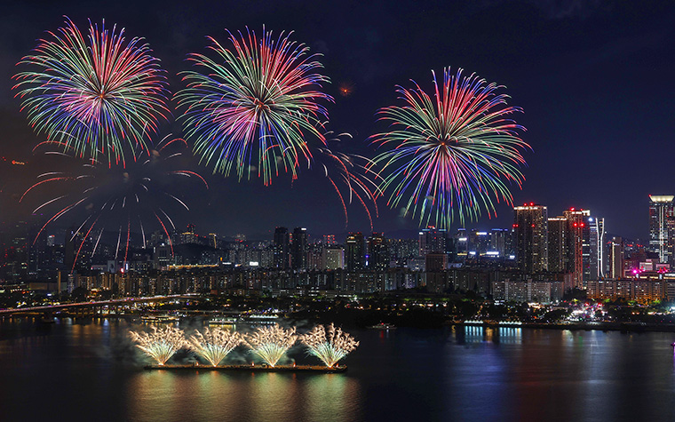 불꽃 팡팡·잠수교 뚜벅뚜벅…이번 주말엔 나들이다!