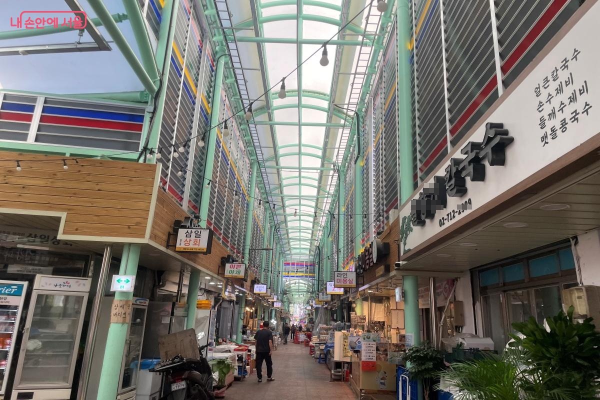 용산용문시장이 추석을 앞두고 손님 맞이에 분주하다. ©노윤지